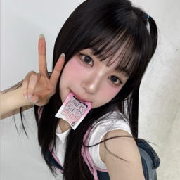 Kim ChaeWon gallery image