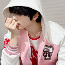 Jisung gallery image