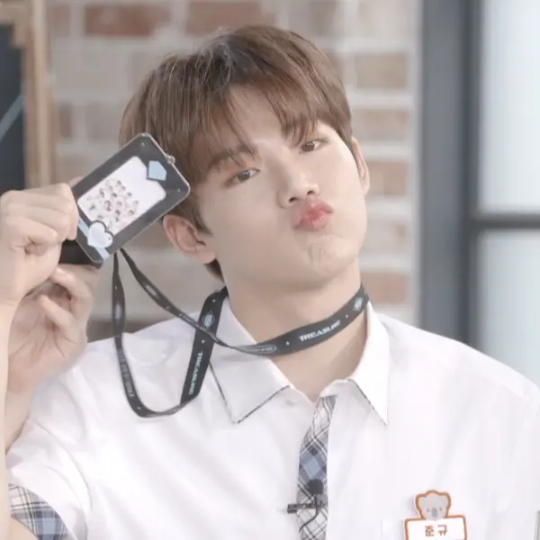 Kim Junkyu gallery image