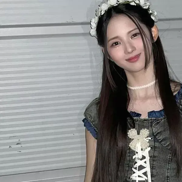 Lee JiWoo gallery image