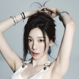 Taeyeon gallery image
