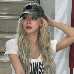 Chaeyoung gallery image