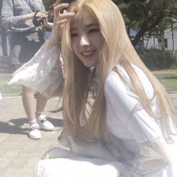 HaSeul gallery image