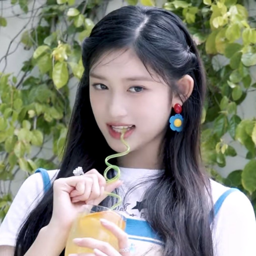 Leeseo gallery image