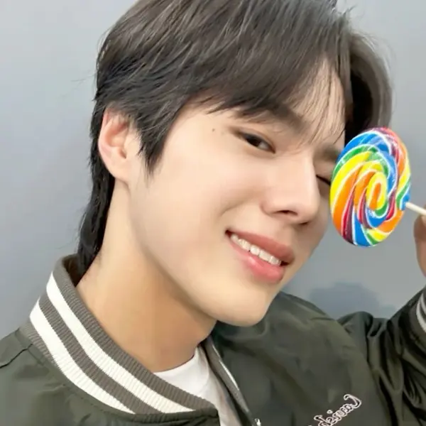 Seongbin gallery image