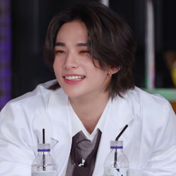 Hyunjin gallery image