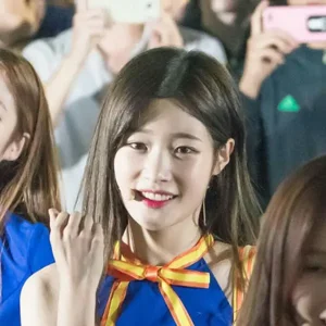 Chaeyeon gallery image