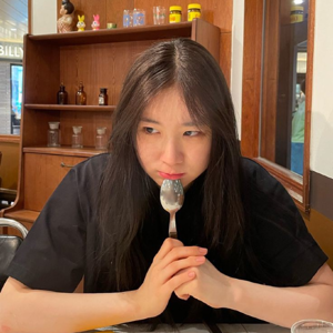 Chaeyeon gallery image