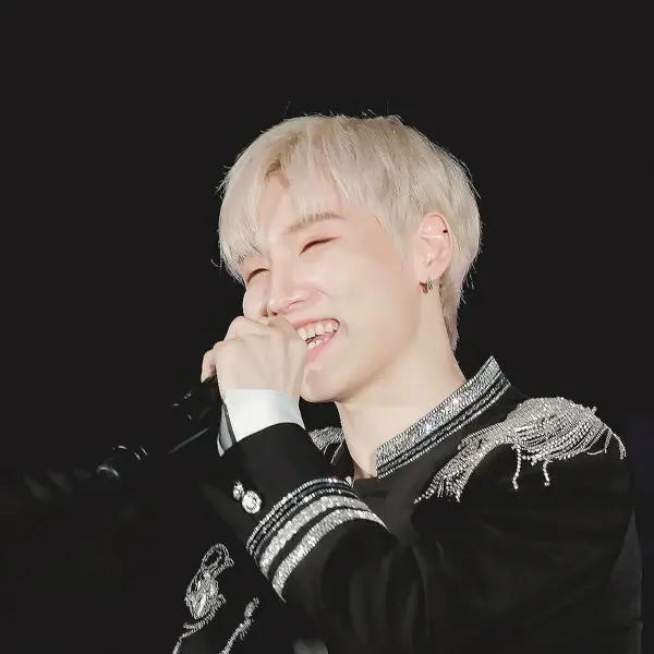 Jeon Woong gallery image