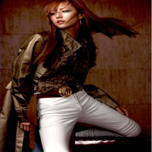 Park Ji-yoon gallery image