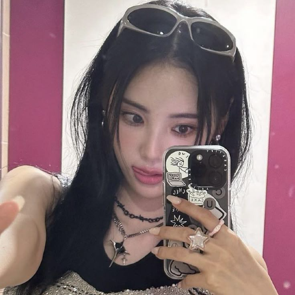 Jinsoul gallery image