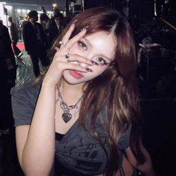 Jeon Somi gallery image