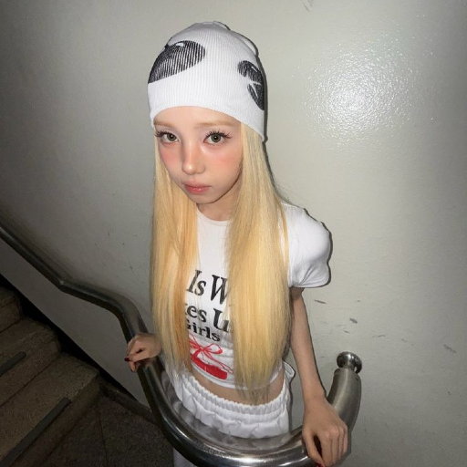 Mia gallery image