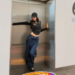 Lalisa gallery image