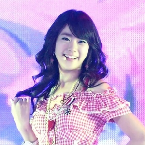 Seungyeon photo
