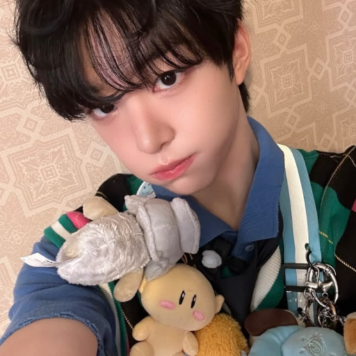 Gambar galeri Baek Junhyuk