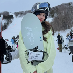 Lalisa gallery image