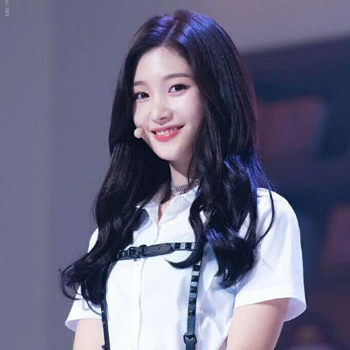 Chaeyeon gallery image
