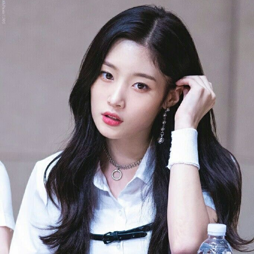 Chaeyeon gallery image