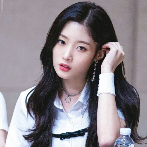 Chaeyeon gallery image