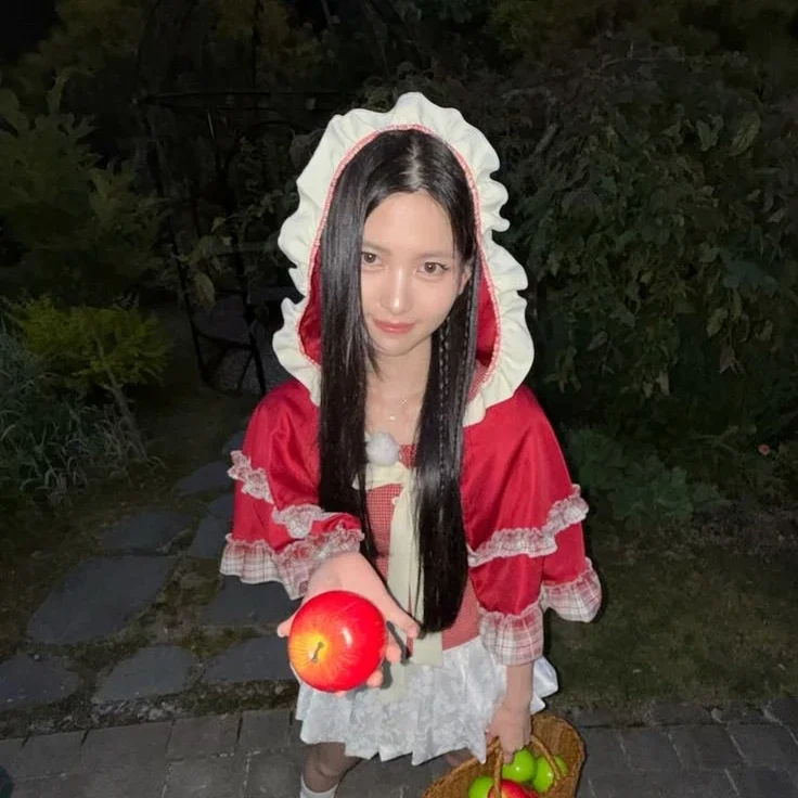 LEE SONGHYUN gallery image