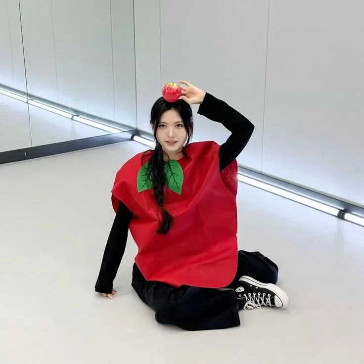 LEE SONGHYUN gallery image