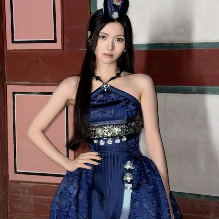 LEE SONGHYUN gallery image