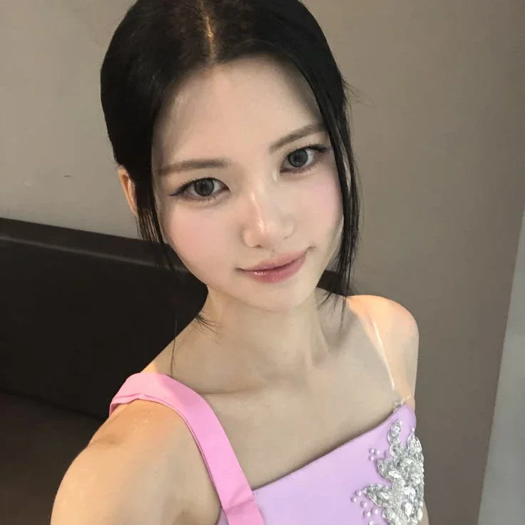 LEE SONGHYUN gallery image