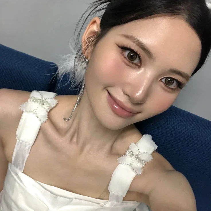 LEE SONGHYUN gallery image