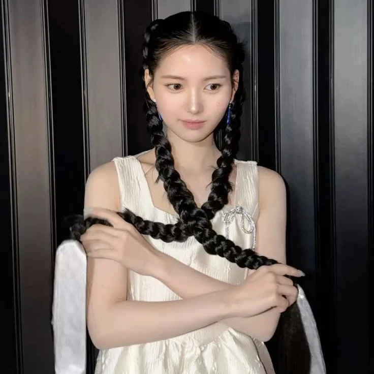 LEE SONGHYUN gallery image
