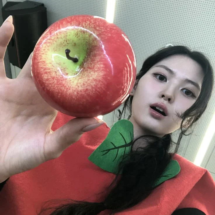 LEE SONGHYUN gallery image