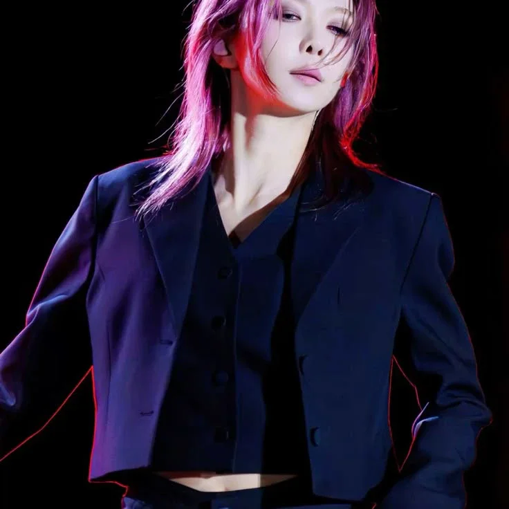 Dami gallery image