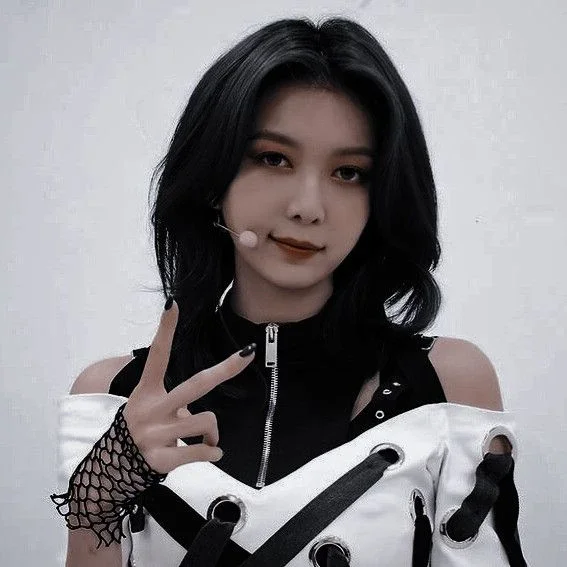 Dami gallery image