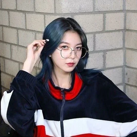 Dami gallery image