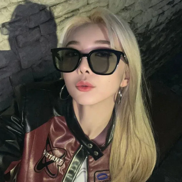 Dami gallery image