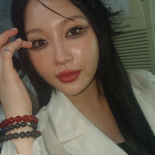 Siyeon gallery image