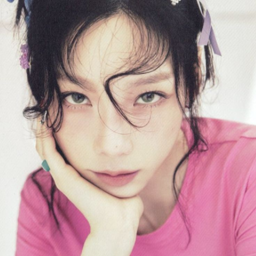 Taeyeon gallery image