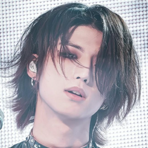 Jun Han gallery image