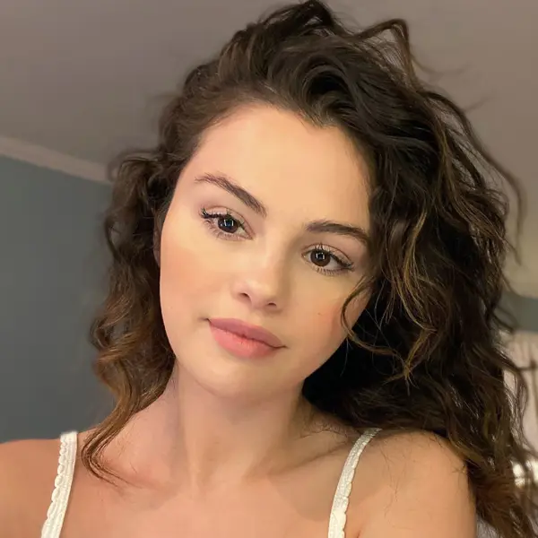 Selena Gomez gallery image