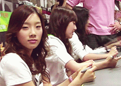 Taeyeon gif