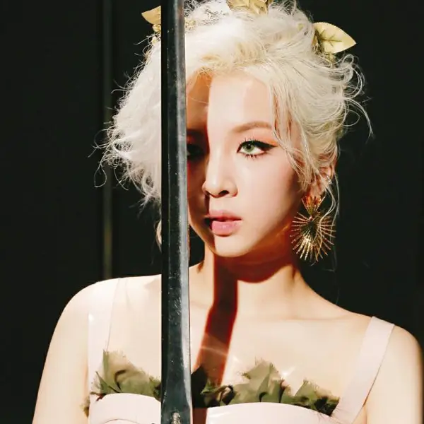 Jeon Jiwoo gallery image