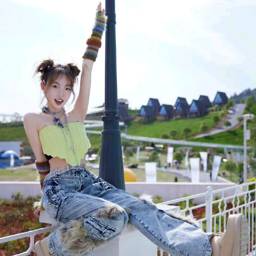 Long Yunzhu gallery image