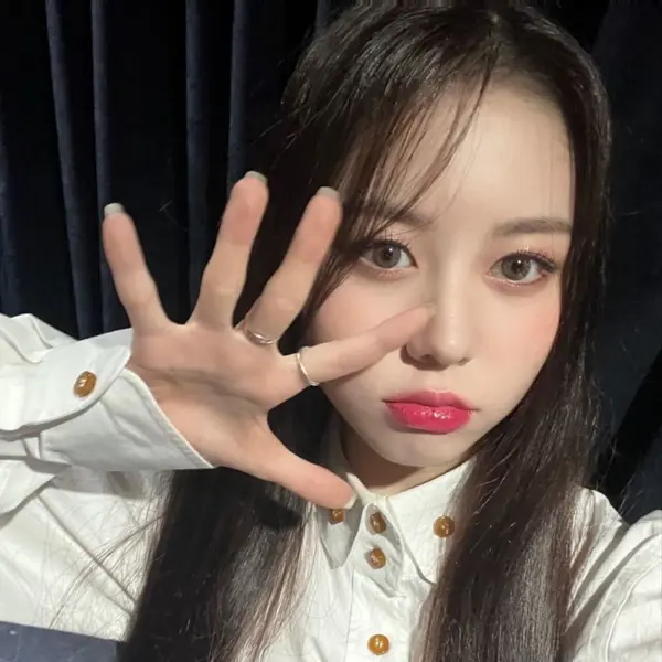 Jeong HyeRin gallery image