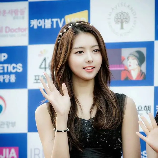 Gambar galeri Nayoung