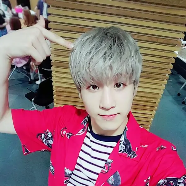 JinJin gallery image