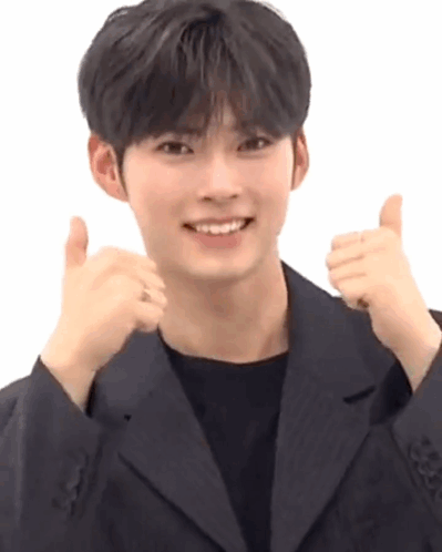 Kim Jiwoong gif
