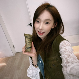 Long Yunzhu gallery image