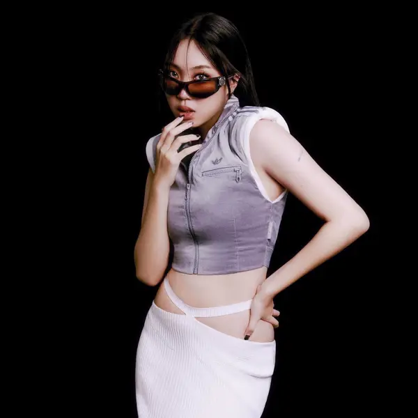 Lee Young-ji  gallery image