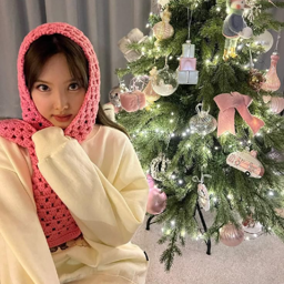 Nayeon gallery image