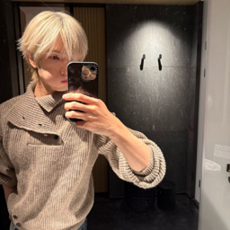 Jisung gallery image